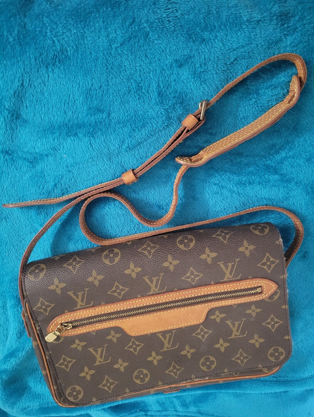 Authentic Vintage Louis Vuitton Saint Germain 24 monogram - Picture 9 of 14